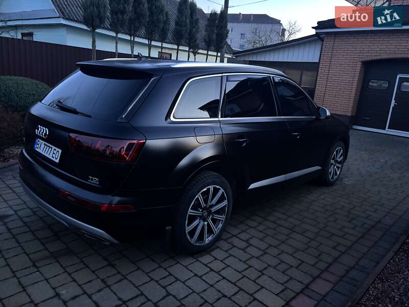 Внедорожник / Кроссовер Audi Q7 2017 в Барановке