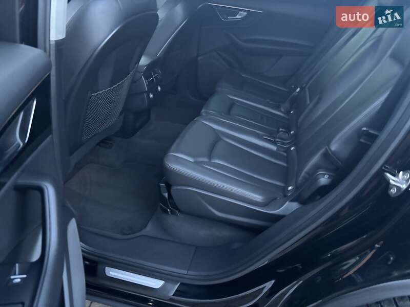 Внедорожник / Кроссовер Audi Q7 2017 в Барановке