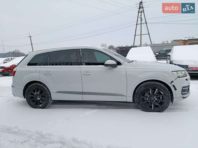 Внедорожник / Кроссовер Audi Q7 2017 в Луцке