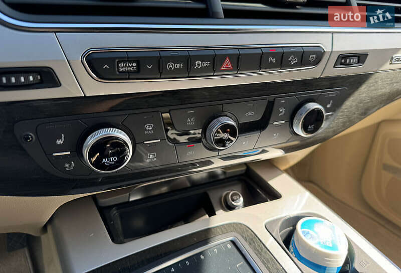 Внедорожник / Кроссовер Audi Q7 2017 в Киеве