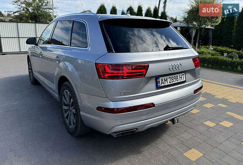 Внедорожник / Кроссовер Audi Q7 2017 в Киеве
