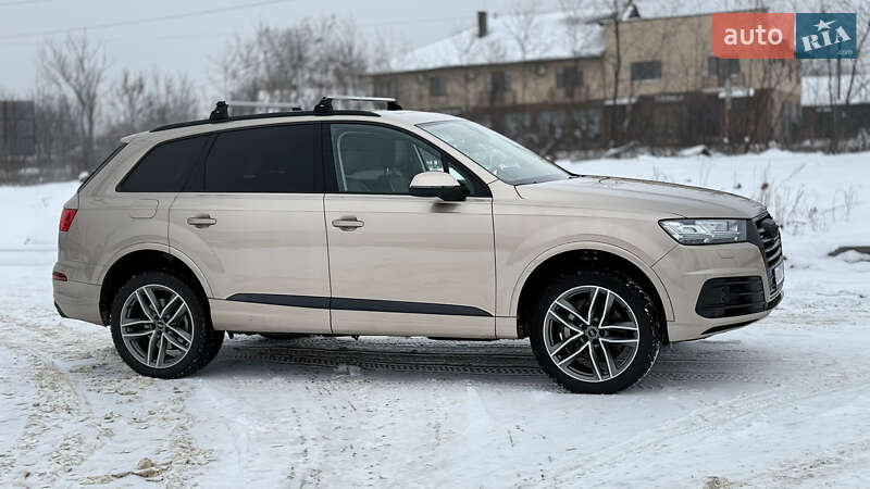 Внедорожник / Кроссовер Audi Q7 2018 в Ужгороде
