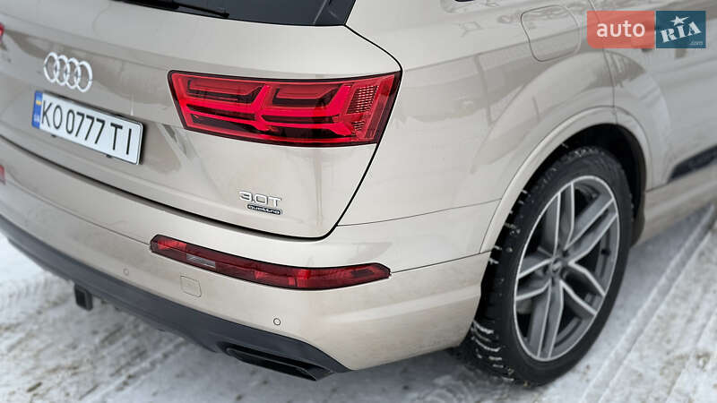 Внедорожник / Кроссовер Audi Q7 2018 в Ужгороде