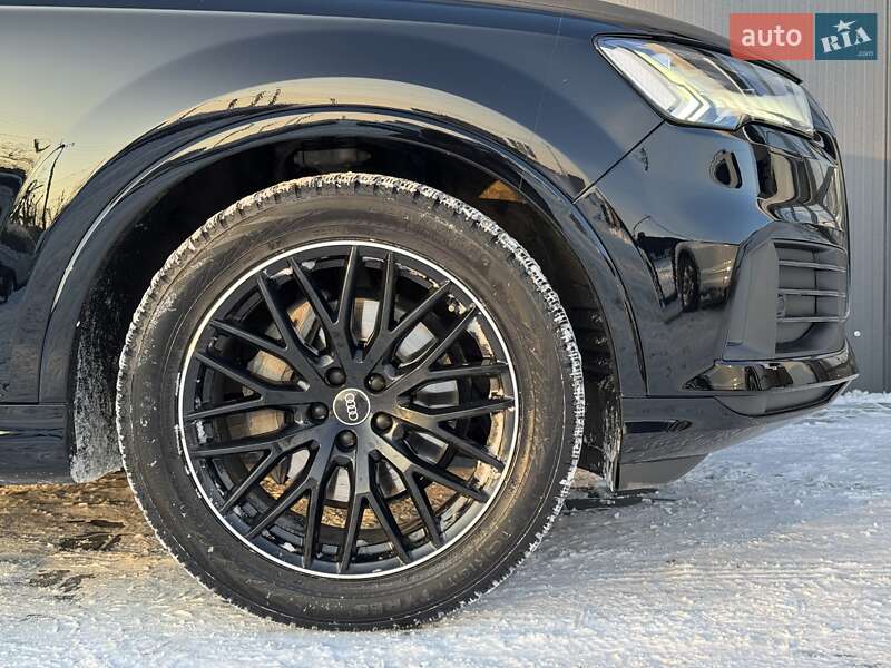 Позашляховик / Кросовер Audi Q7 2020 в Луцьку