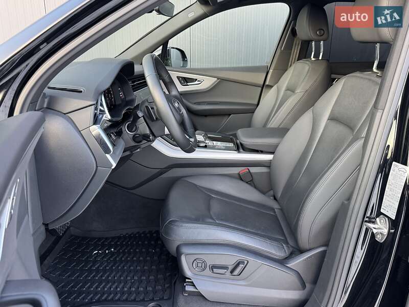 Позашляховик / Кросовер Audi Q7 2020 в Луцьку