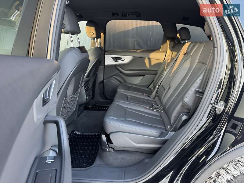 Позашляховик / Кросовер Audi Q7 2020 в Луцьку