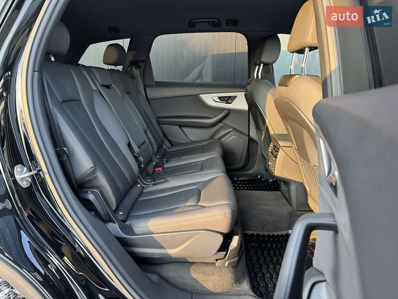 Позашляховик / Кросовер Audi Q7 2020 в Луцьку