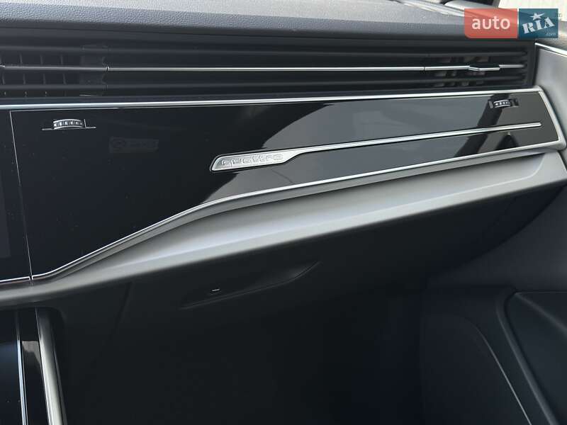 Позашляховик / Кросовер Audi Q7 2020 в Луцьку