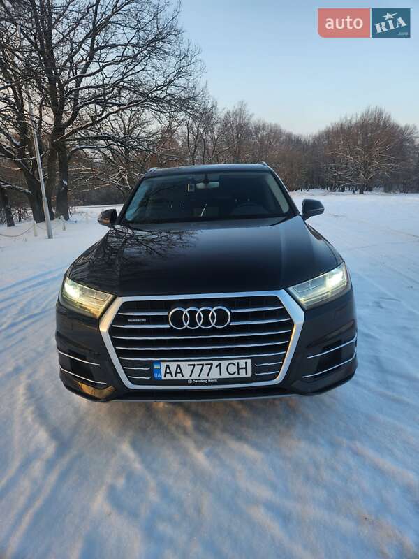 Внедорожник / Кроссовер Audi Q7 2016 в Киеве