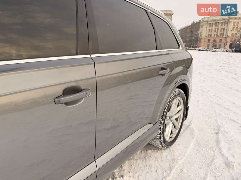 Внедорожник / Кроссовер Audi Q7 2017 в Харькове