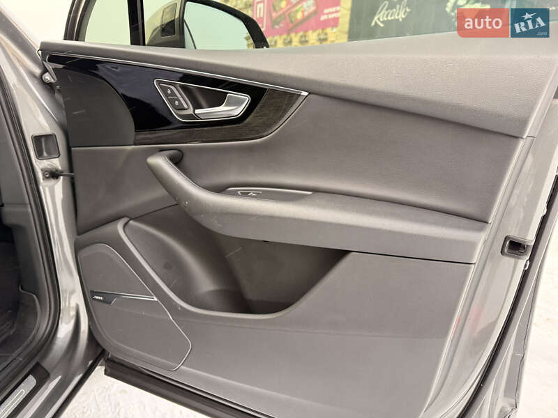 Внедорожник / Кроссовер Audi Q7 2017 в Харькове