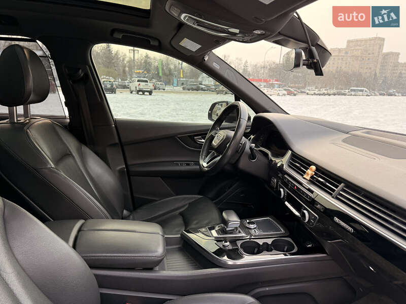 Внедорожник / Кроссовер Audi Q7 2017 в Харькове