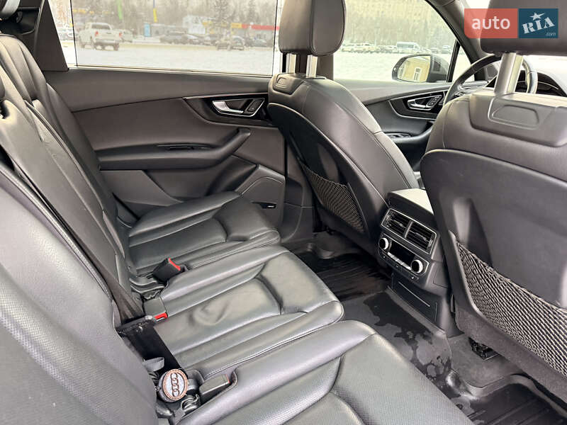 Внедорожник / Кроссовер Audi Q7 2017 в Харькове