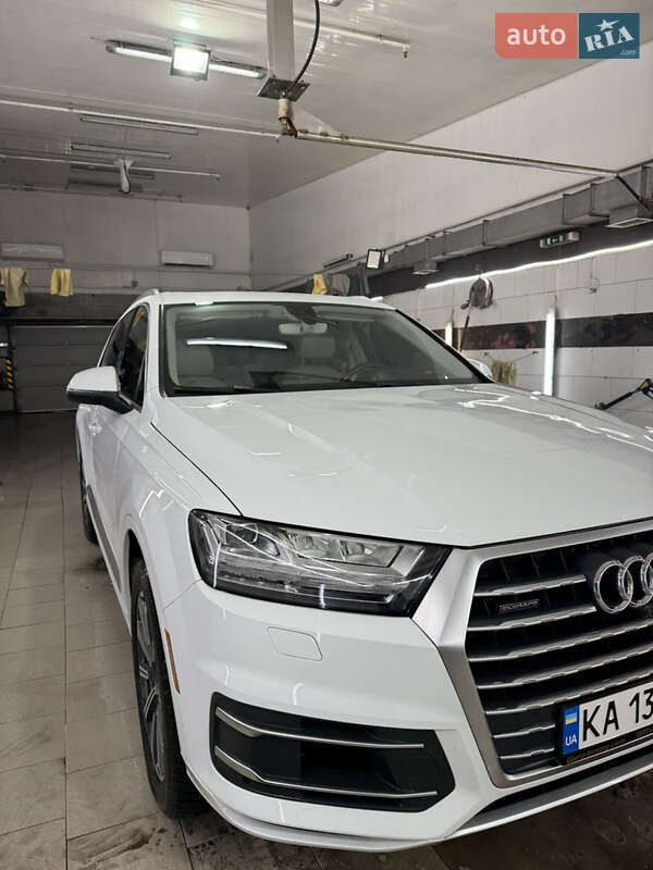 Внедорожник / Кроссовер Audi Q7 2016 в Киеве