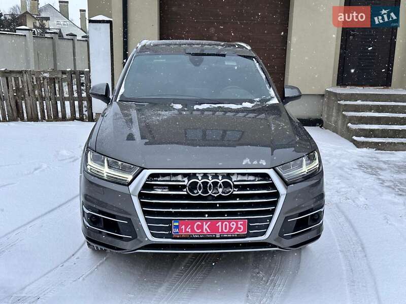 Внедорожник / Кроссовер Audi Q7 2017 в Стрые