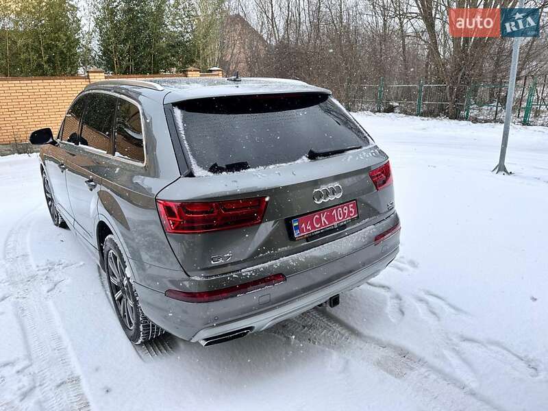 Внедорожник / Кроссовер Audi Q7 2017 в Стрые
