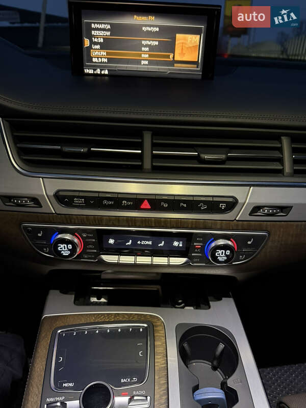 Внедорожник / Кроссовер Audi Q7 2016 в Львове