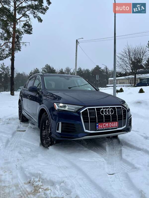 Внедорожник / Кроссовер Audi Q7 2022 в Новояворовске