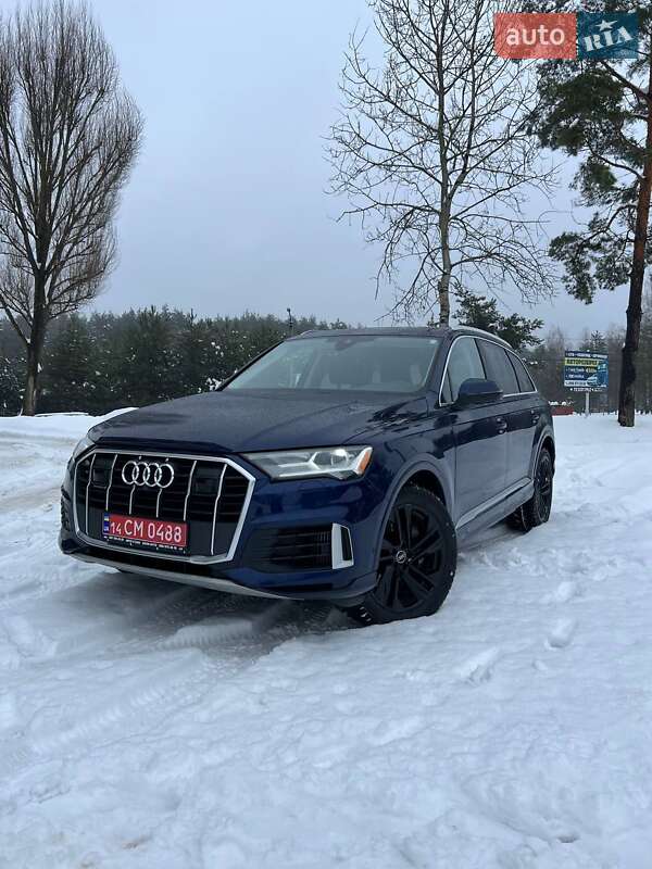 Внедорожник / Кроссовер Audi Q7 2022 в Новояворовске