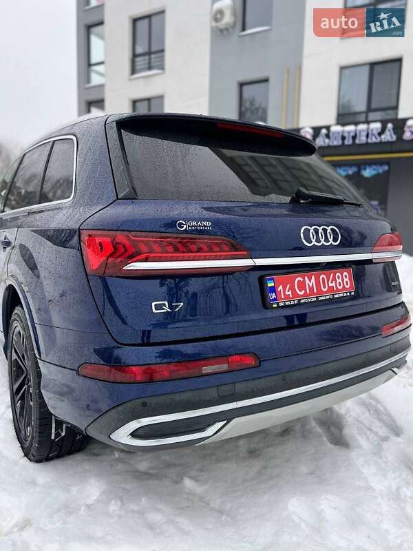 Внедорожник / Кроссовер Audi Q7 2022 в Новояворовске