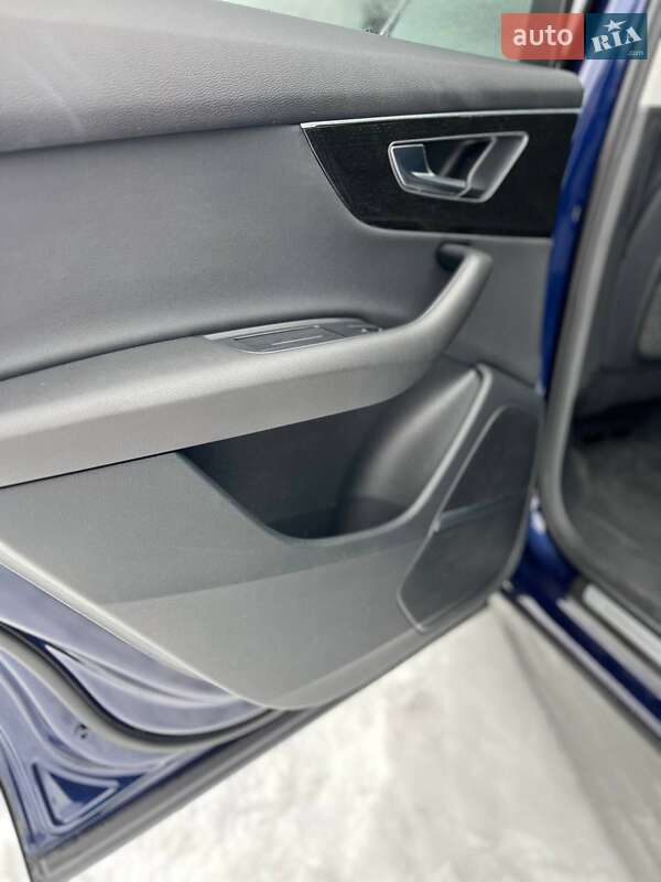 Внедорожник / Кроссовер Audi Q7 2022 в Новояворовске