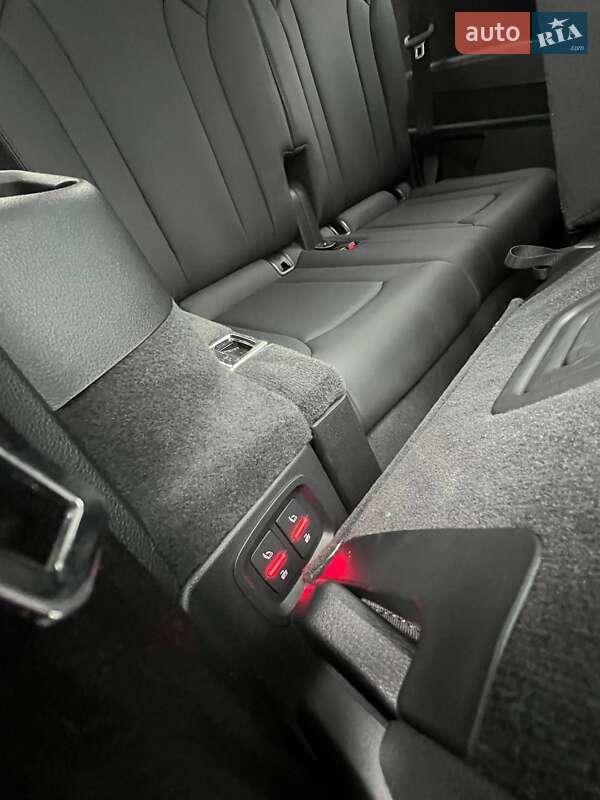 Внедорожник / Кроссовер Audi Q7 2022 в Новояворовске