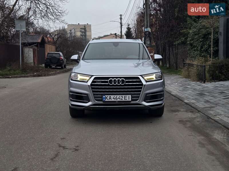 Внедорожник / Кроссовер Audi Q7 2017 в Киеве