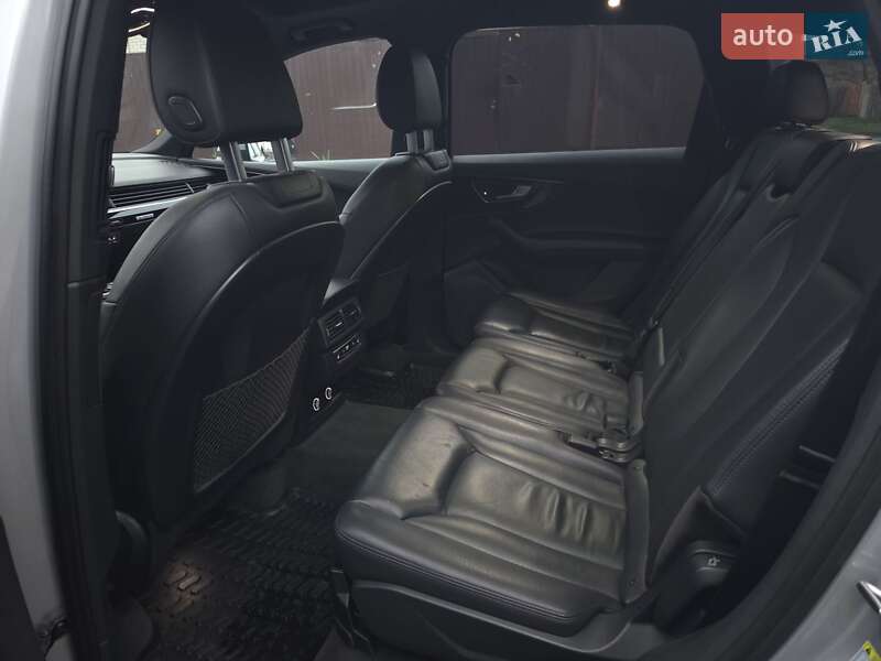 Внедорожник / Кроссовер Audi Q7 2017 в Киеве