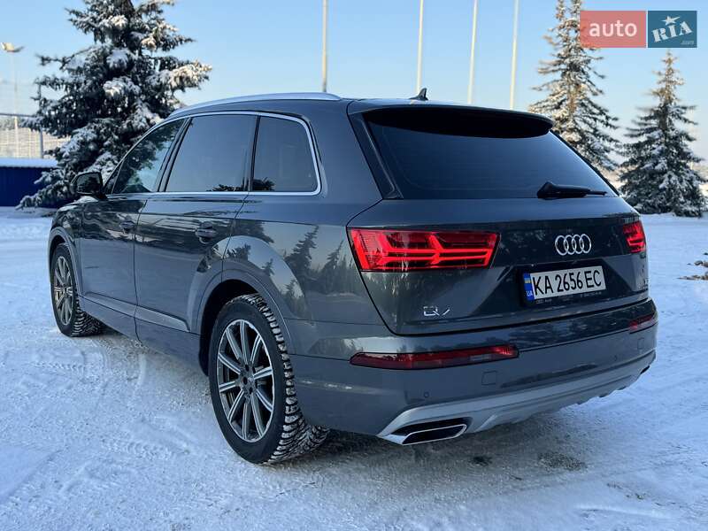 Внедорожник / Кроссовер Audi Q7 2018 в Киеве
