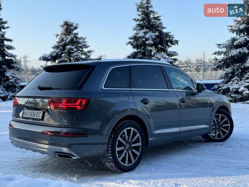 Внедорожник / Кроссовер Audi Q7 2018 в Киеве