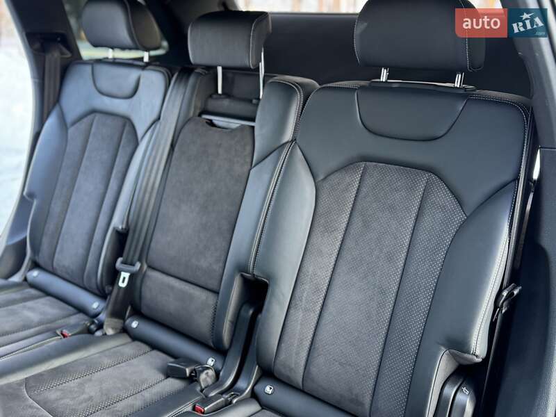 Внедорожник / Кроссовер Audi Q7 2018 в Киеве