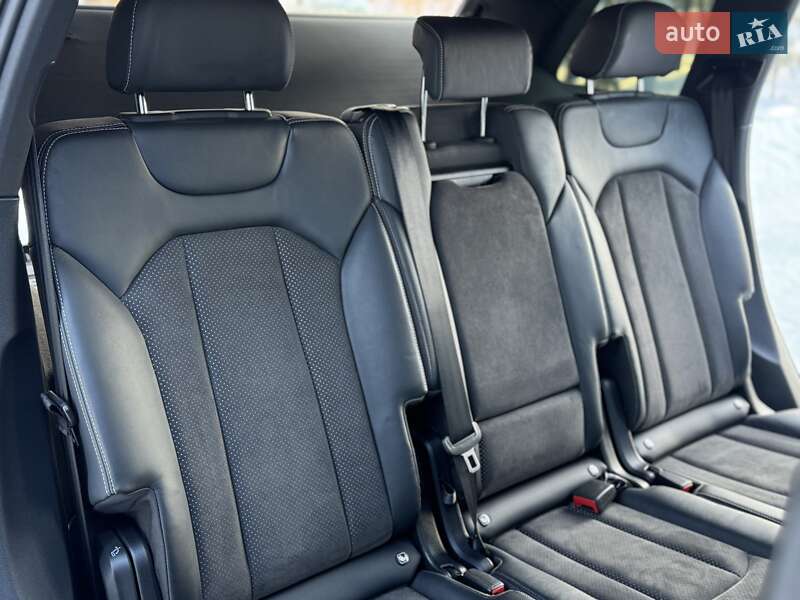 Внедорожник / Кроссовер Audi Q7 2018 в Киеве