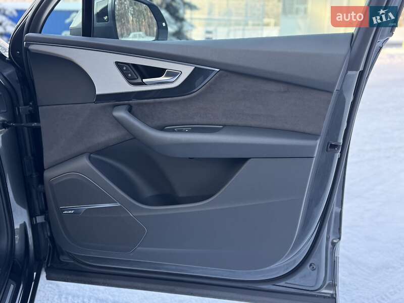 Внедорожник / Кроссовер Audi Q7 2018 в Киеве