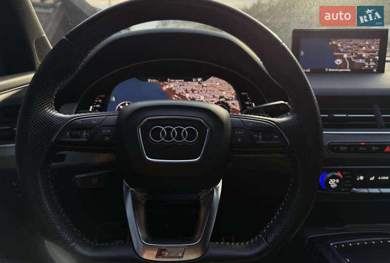 Внедорожник / Кроссовер Audi Q7 2015 в Киеве