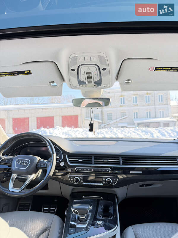 Внедорожник / Кроссовер Audi Q7 2016 в Радивилове