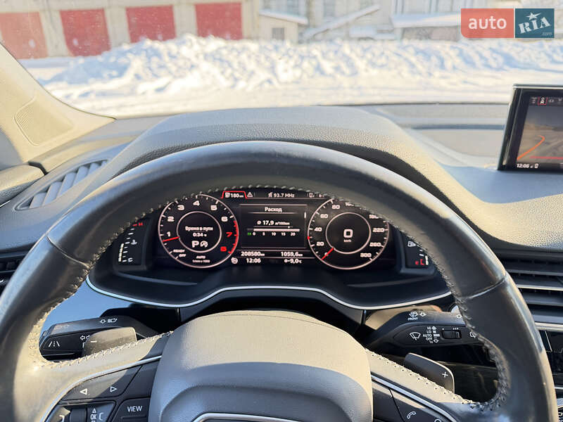 Внедорожник / Кроссовер Audi Q7 2016 в Радивилове