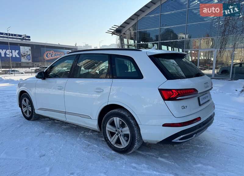 Внедорожник / Кроссовер Audi Q7 2020 в Киеве
