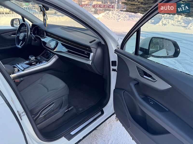 Внедорожник / Кроссовер Audi Q7 2020 в Киеве