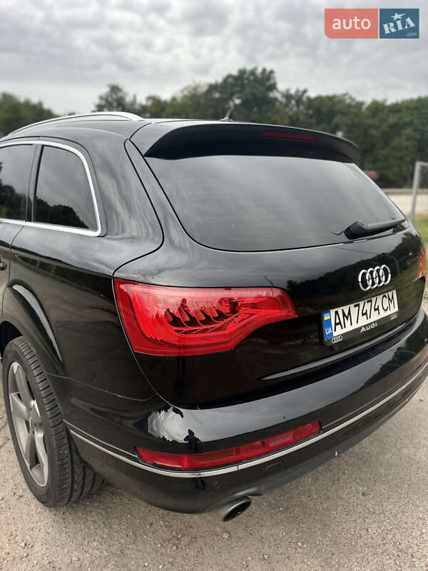 Внедорожник / Кроссовер Audi Q7 2010 в Черняхове