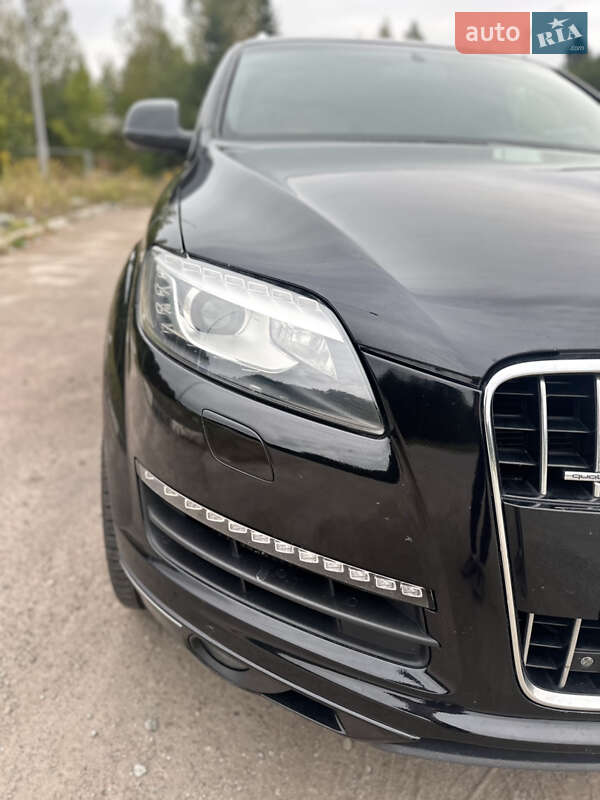 Внедорожник / Кроссовер Audi Q7 2010 в Черняхове