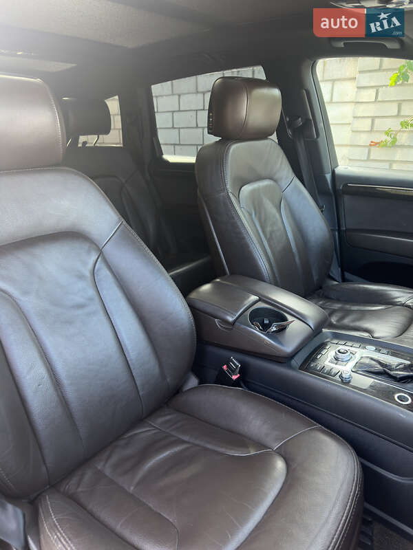 Внедорожник / Кроссовер Audi Q7 2010 в Черняхове