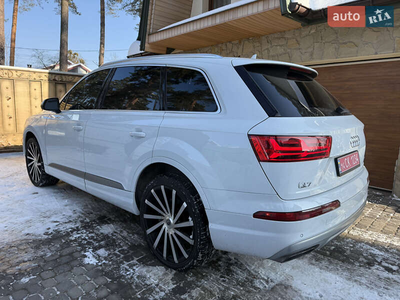 Внедорожник / Кроссовер Audi Q7 2017 в Львове