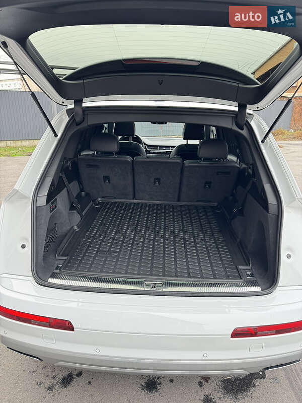 Внедорожник / Кроссовер Audi Q7 2016 в Виннице