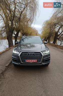 Позашляховик / Кросовер Audi Q7 2017 в Дубні