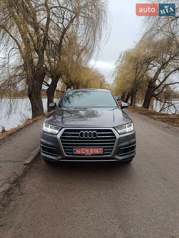 Внедорожник / Кроссовер Audi Q7 2017 в Дубно