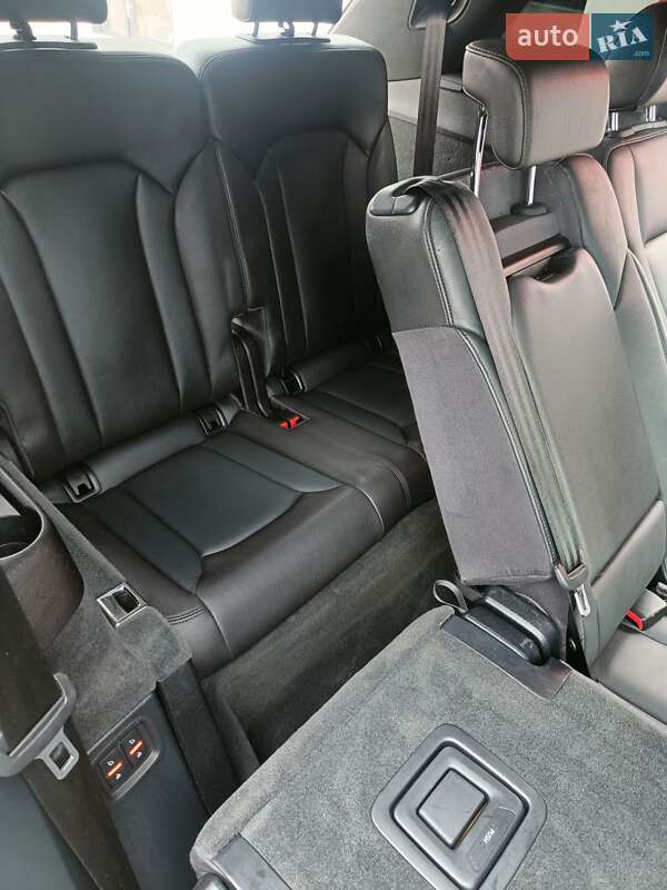 Внедорожник / Кроссовер Audi Q7 2017 в Дубно