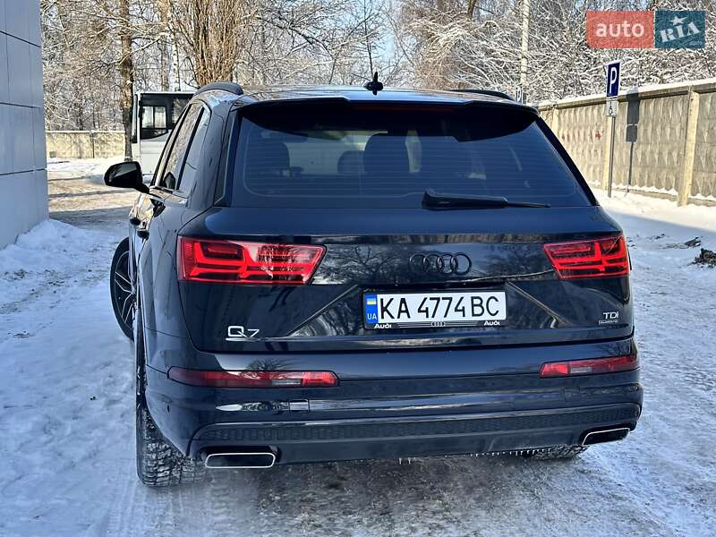 Внедорожник / Кроссовер Audi Q7 2017 в Киеве