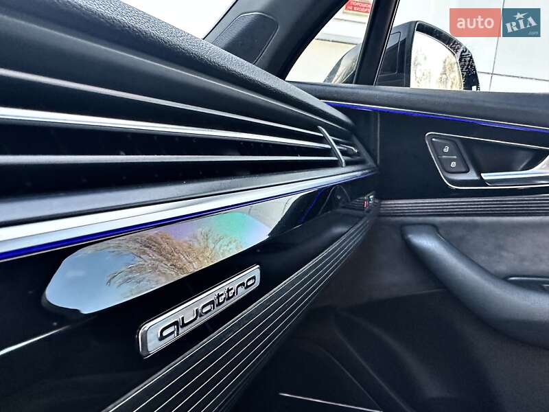 Внедорожник / Кроссовер Audi Q7 2017 в Киеве