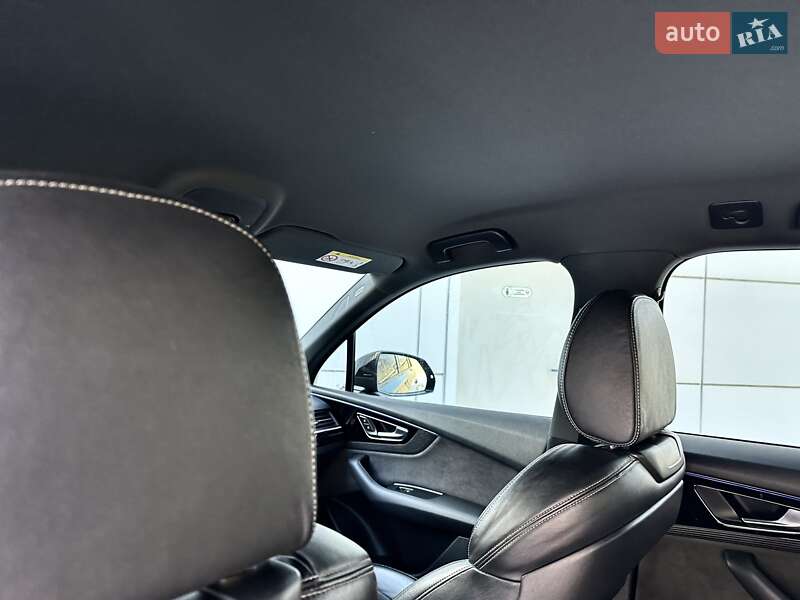 Внедорожник / Кроссовер Audi Q7 2017 в Киеве