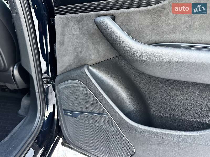 Внедорожник / Кроссовер Audi Q7 2017 в Киеве